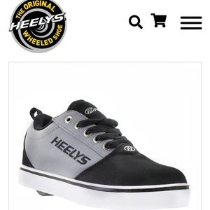 Big kids size 4 heelys shoes